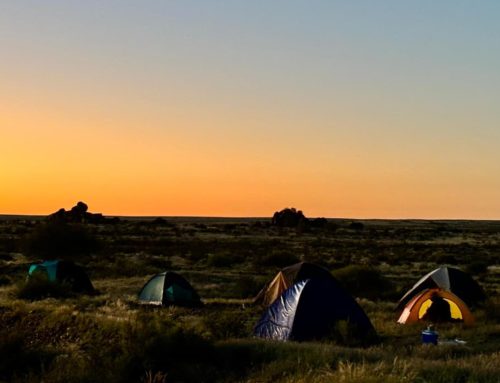 Rebelspoorvasbyt trek nuwe (reën)baadjie aan